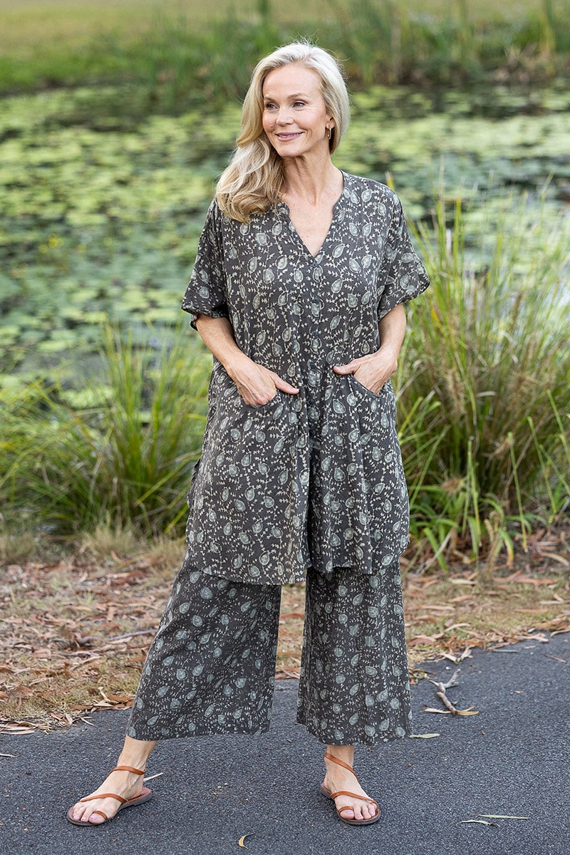 Womens, Element Collage, Pants & long blouse. 100% cotton, hand block print. In natural Kassis Raga print.