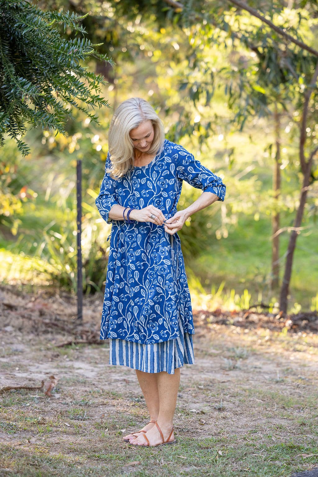 Womens, midi, Alakiki dress, sleeves, 100% Cotton, hand block print.In natural Indigo Suri print.