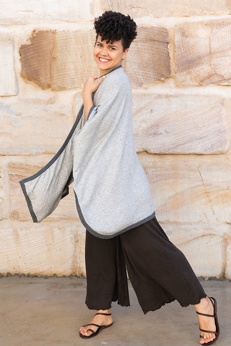 Kasmiri Cape/Shawl - Canoa