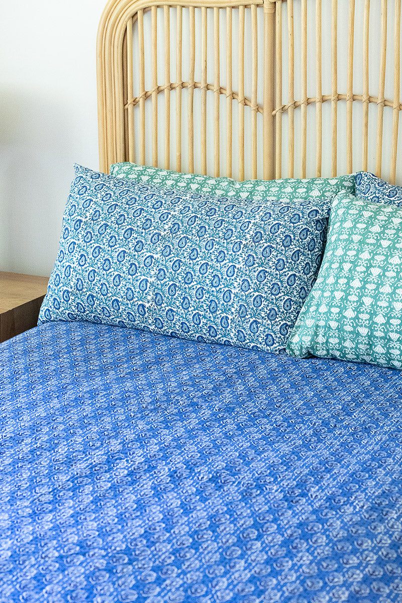 Kantha Bed Cover, 100% cotton, hand block print, hand-stitched. Double fabric. In tones of blue, Luna.