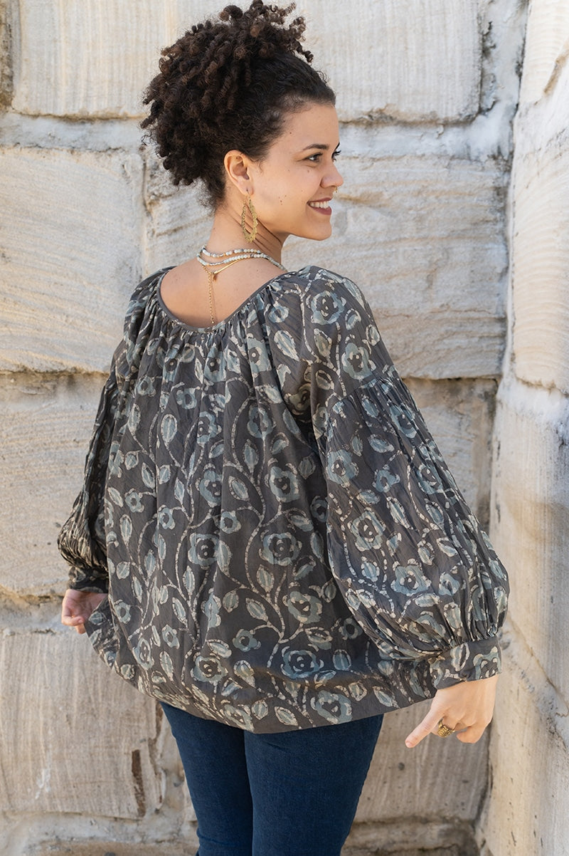 Womens, Senera blouse, long sleeve, 100% cotton, hand block print. In natural Kassis Suri print.