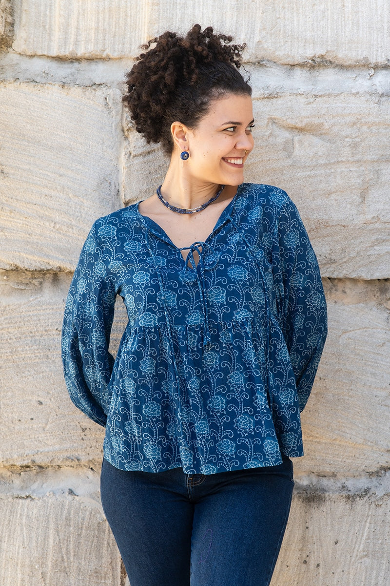 Womens, Indira blouse, long sleeve, 100% cotton, hand block print. In natural Indigo Lila print.