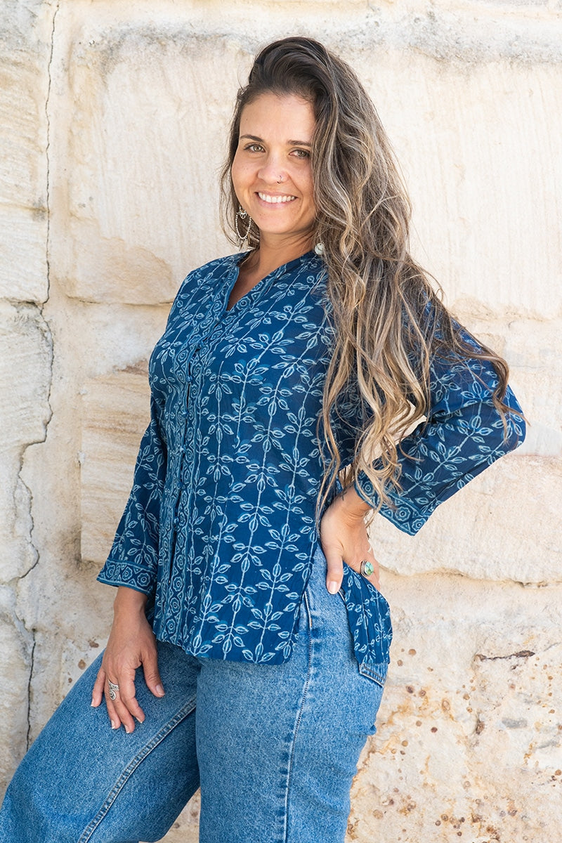 Womens, Mandalay blouse, 7/8 sleeve, 100% cotton, hand block print. In natural Indigo Rasa print.