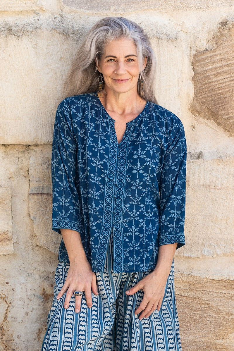 Womens, Mandalay blouse, 7/8 sleeve & Apanna Pants, 100% cotton, hand block print. In natural Indigo Rasa & Indigo Jiva print.