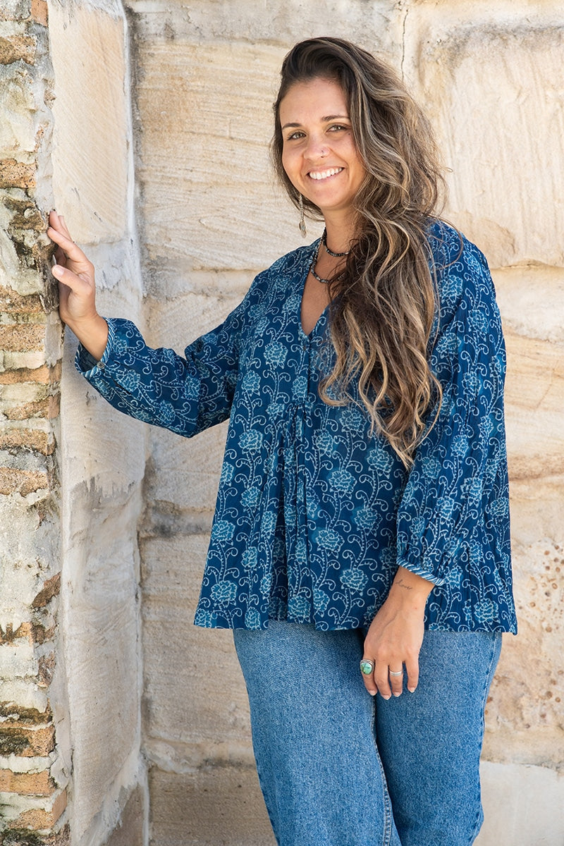 Womens, Kora blouse, full sleeve, 100% cotton, hand block print. In natural Indigo Lila print.