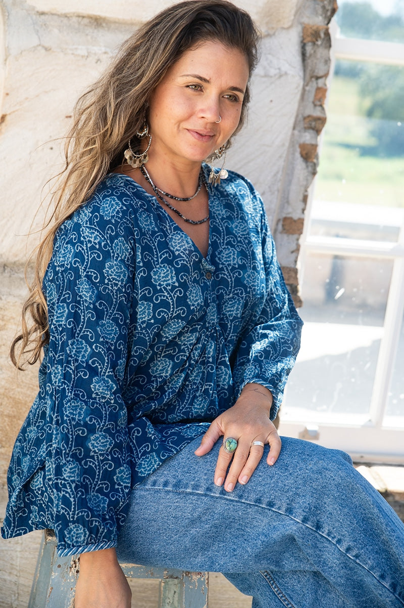 Womens, Kora blouse, full sleeve, 100% cotton, hand block print. In natural Indigo Lila print.