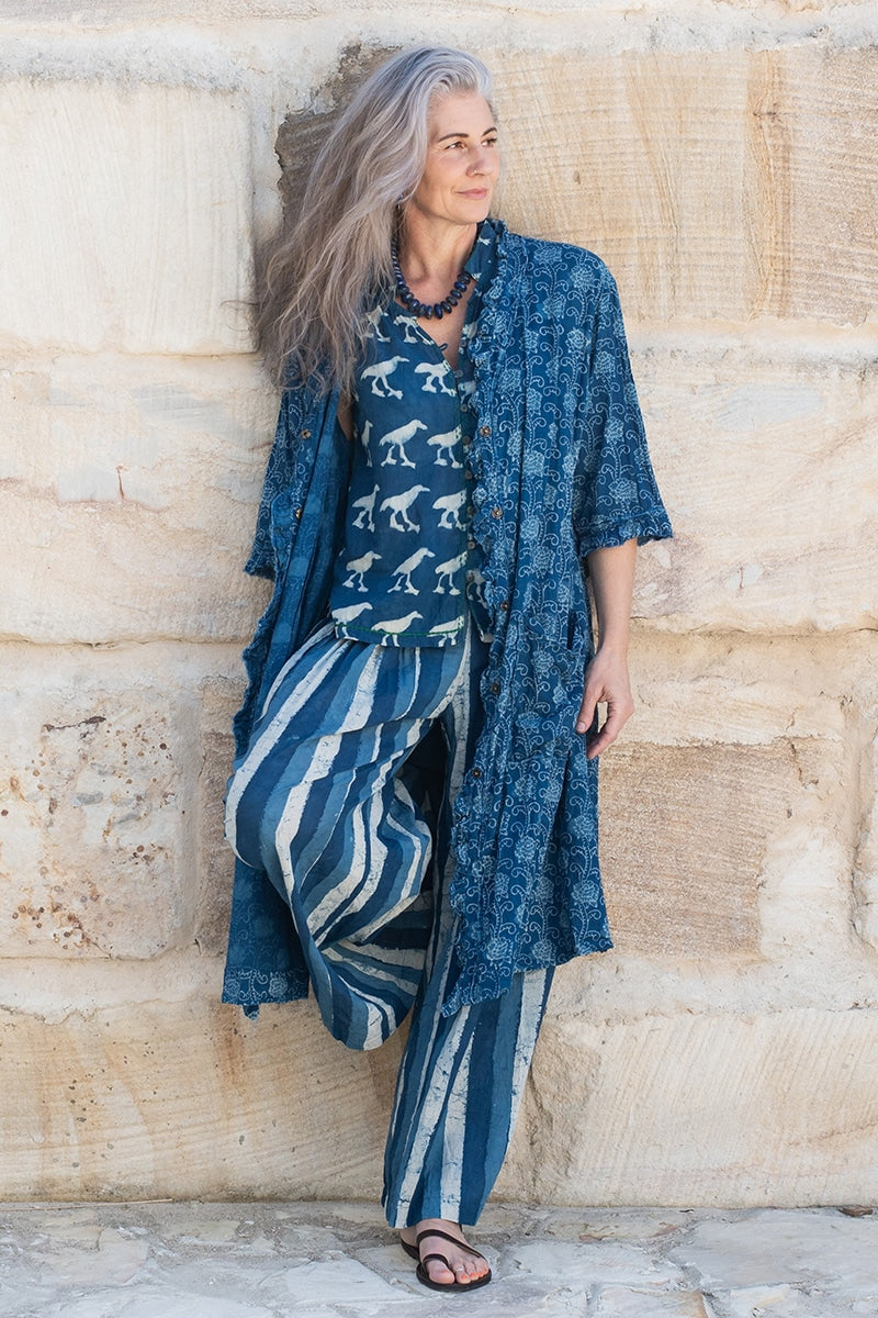 Womens, Shimla Coat, 7/8 sleeve, 100% cotton, hand block print. In natural Indigo Lila print.
