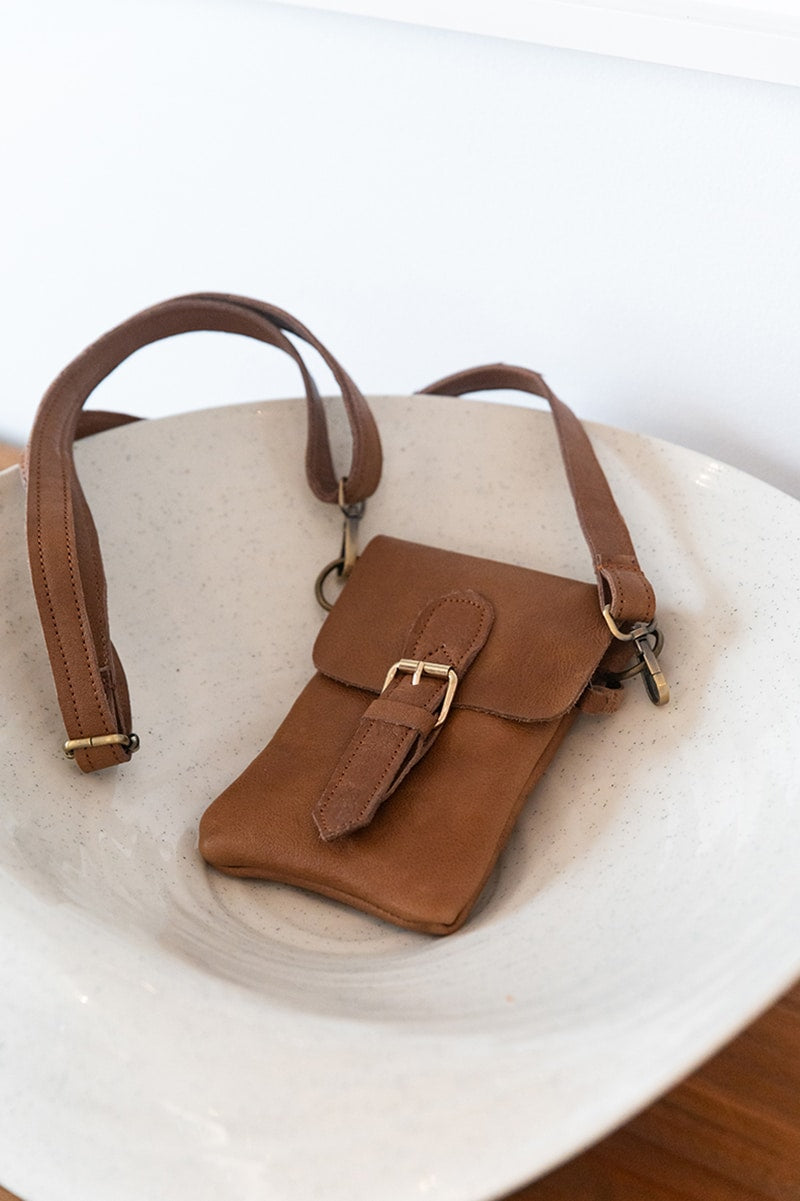 Leather Phone Bag, crossbody. Brown Natural Leather.