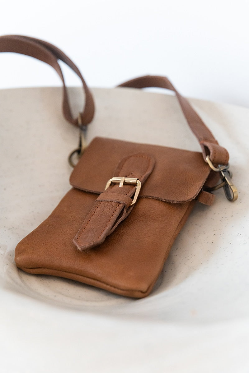 Leather Phone Bag, crossbody. Brown Natural Leather.