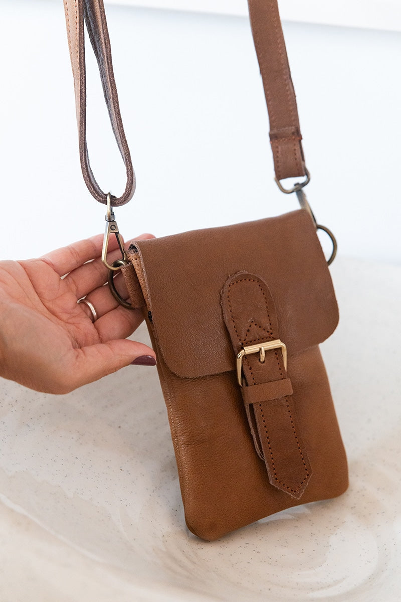 Leather Phone Bag, crossbody. Brown Natural Leather.