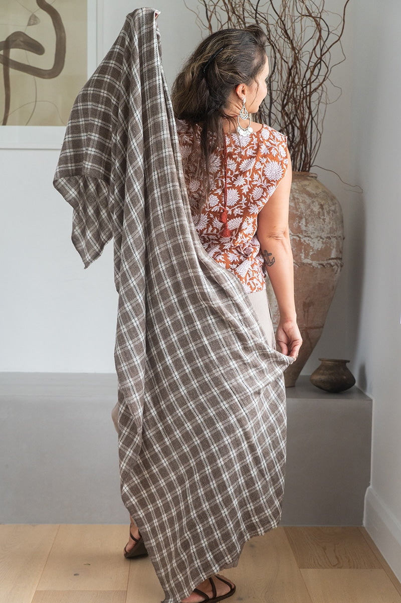 Womens soft and comfortable, Ethereal Scarf, in acrylic/viscose. Cacao