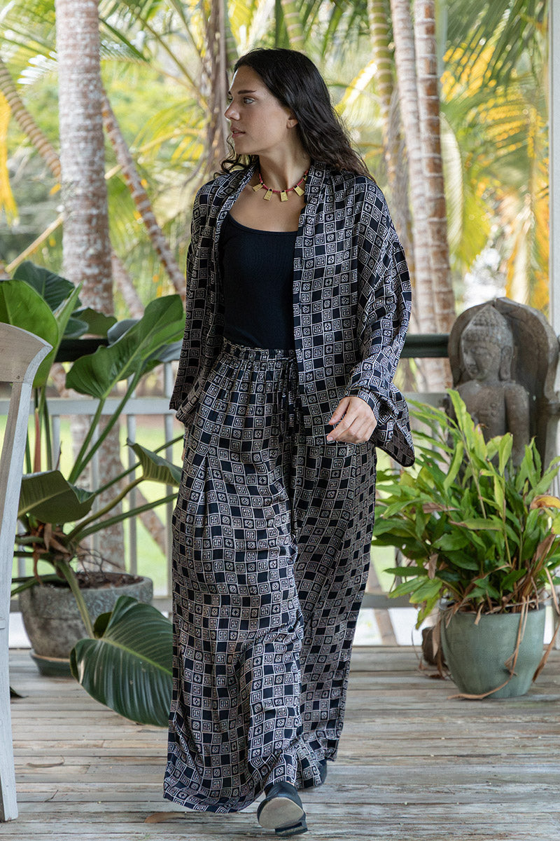 Saanvi Set - Noir (Satin)