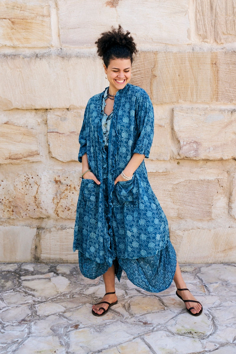 Womens, Shimla Coat, 7/8 sleeve, 100% cotton, hand block print. In natural Indigo Lila print.