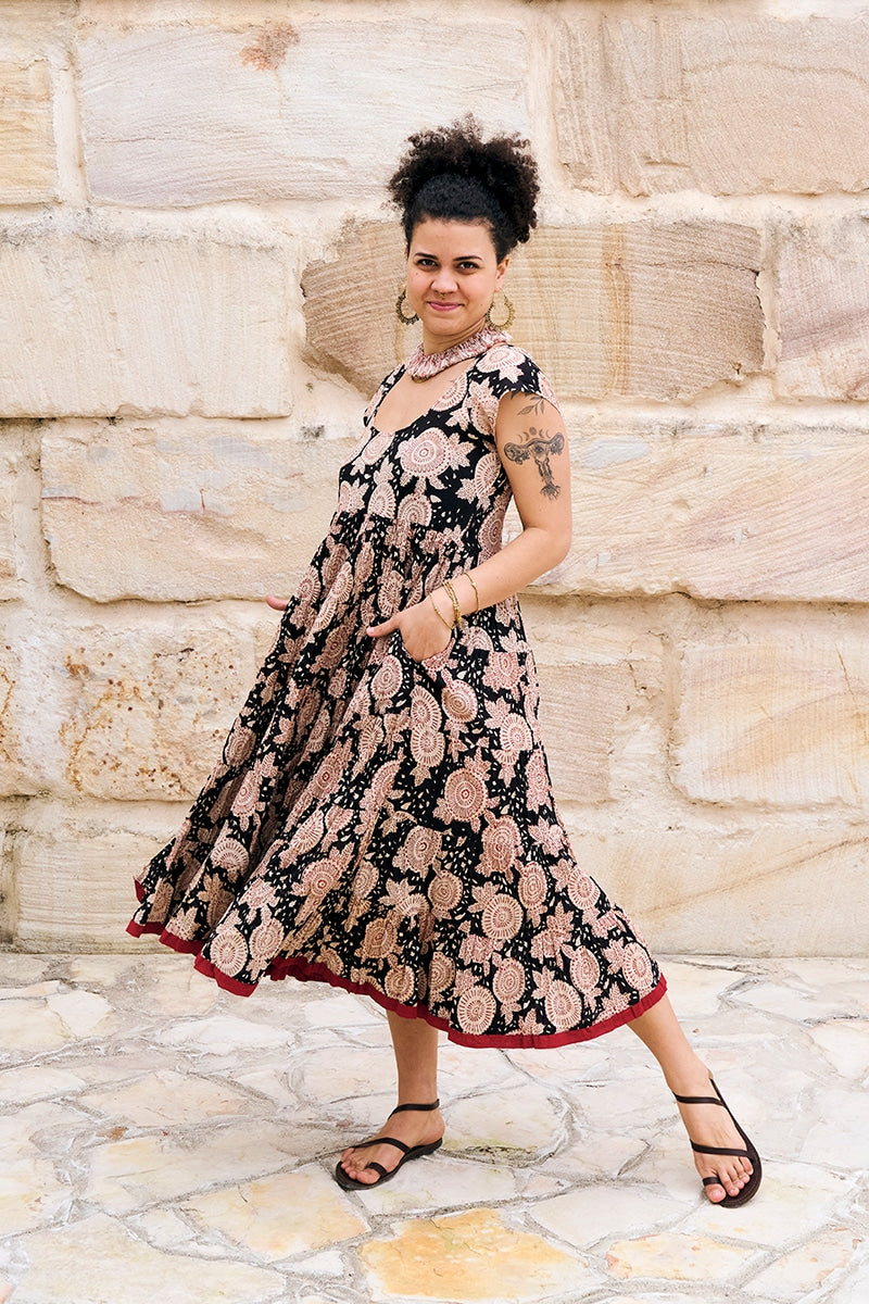 Womens Jalabi dress, 100% cotton, hand block print. In natural begru black and rust Midnight Rouge print