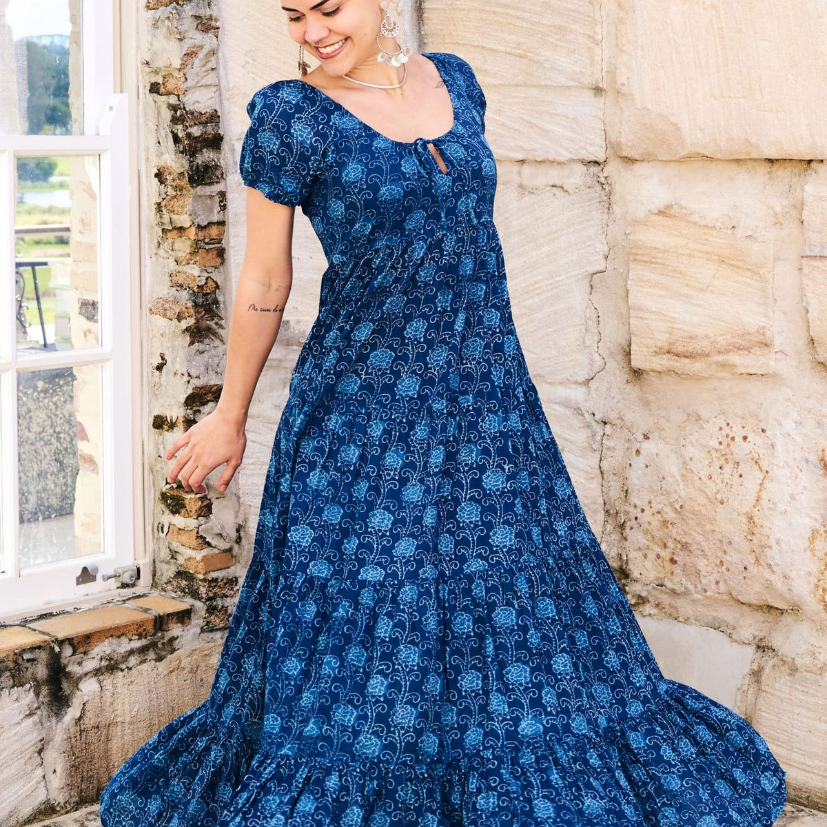blue soul dresses Odette Maxi Dress Outfits Black Dress Designs group-AriaMOBPUS Size:MD The playful floral pattern