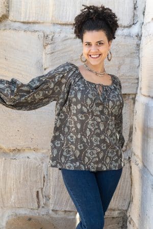 Womens, Senera blouse, long sleeve, 100% cotton, hand block print. In natural Kassis Suri print.