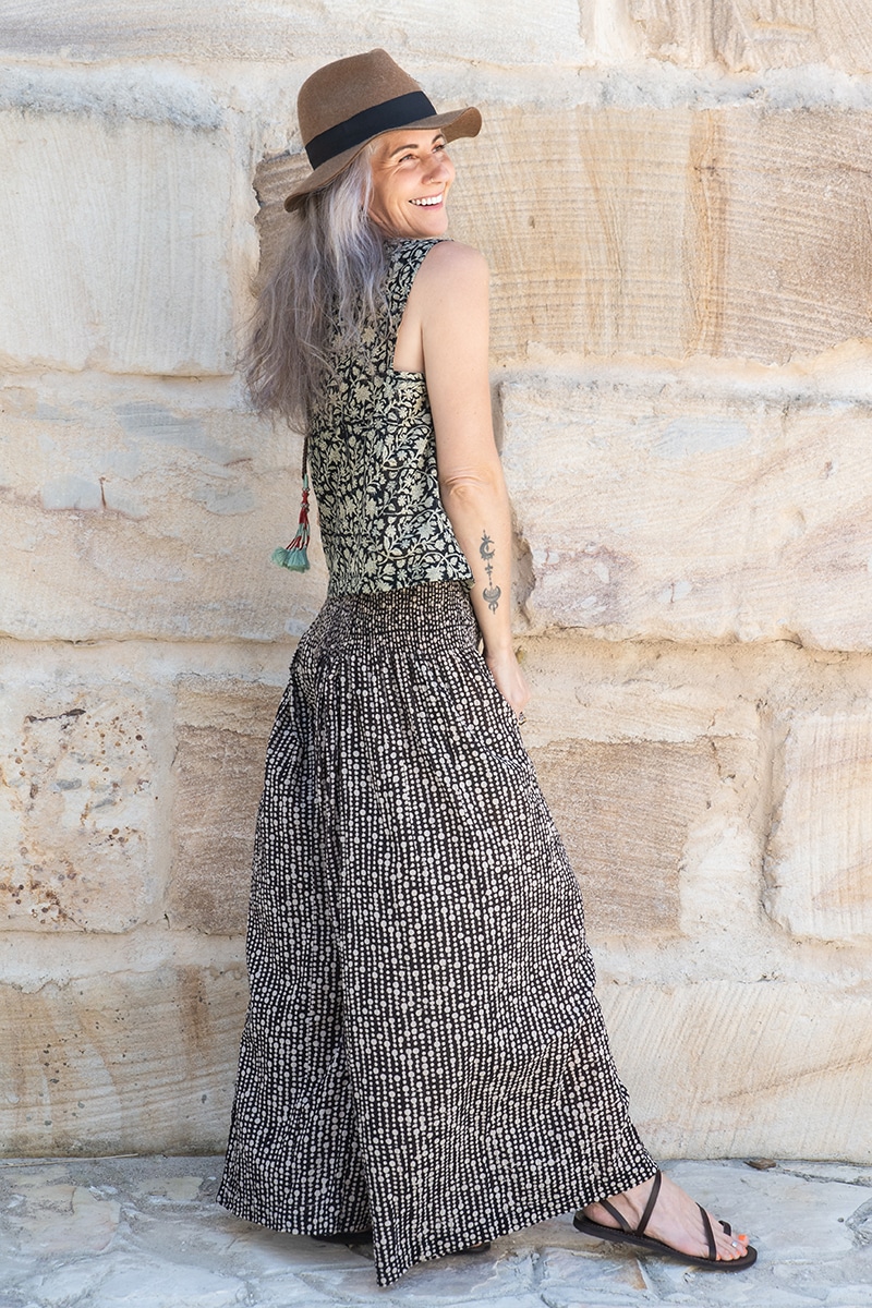 Womens, Lola blouse, sleevesless, & Apanna Pants, 100% cotton, hand block print. In Ebony & Stella