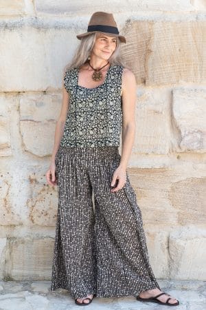 Womens, Lola blouse, sleevesless, & Apanna Pants, 100% cotton, hand block print. In Ebony & Stella