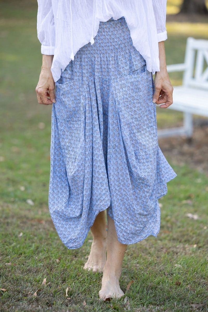 Womens, CocoSkirt & Dove blouse with 7/8 blouson sleeve, 100% cotton. Pure, Serene Blue Floressa & White