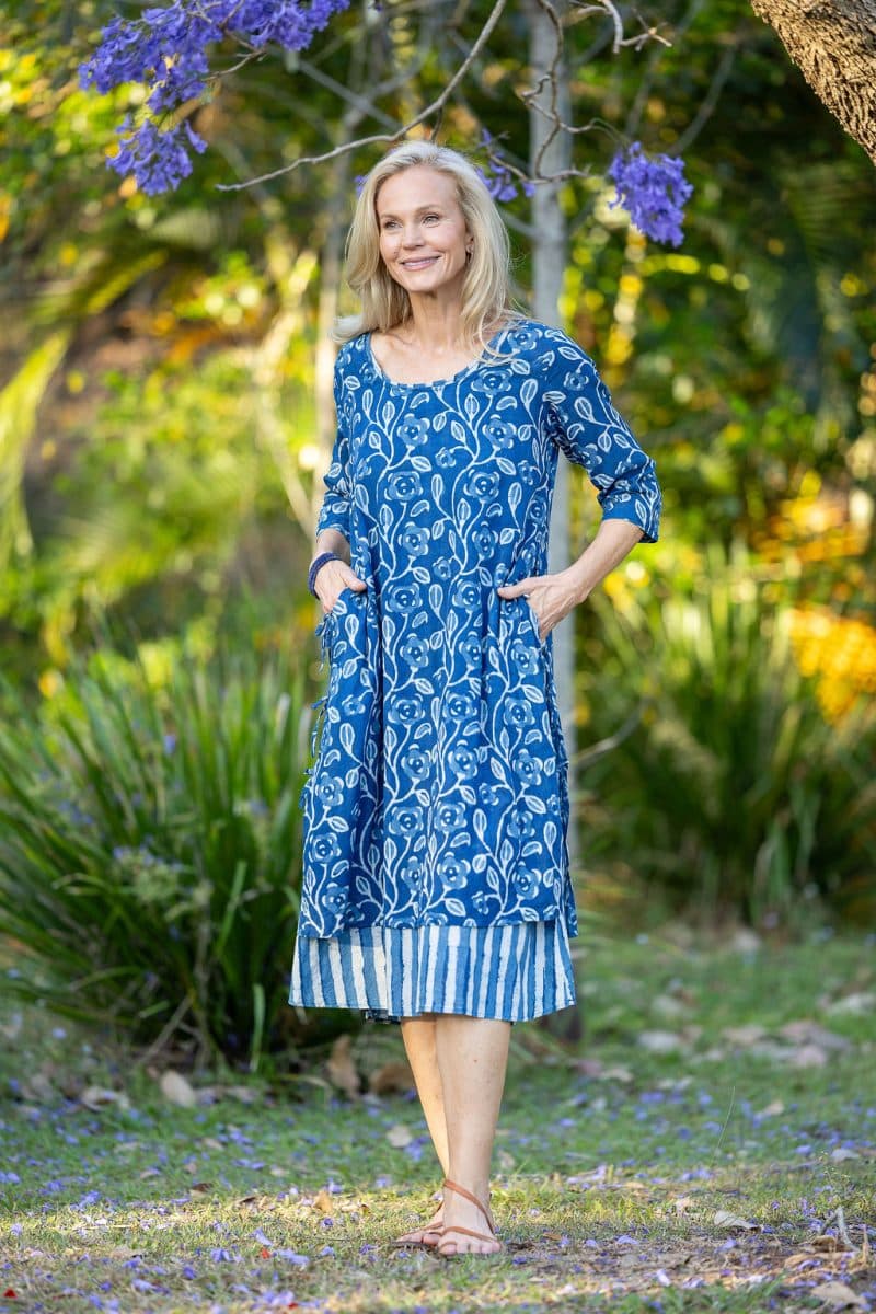 Womens, midi, Alakiki dress, sleeves, 100% Cotton, hand block print.In natural Indigo Suri print.