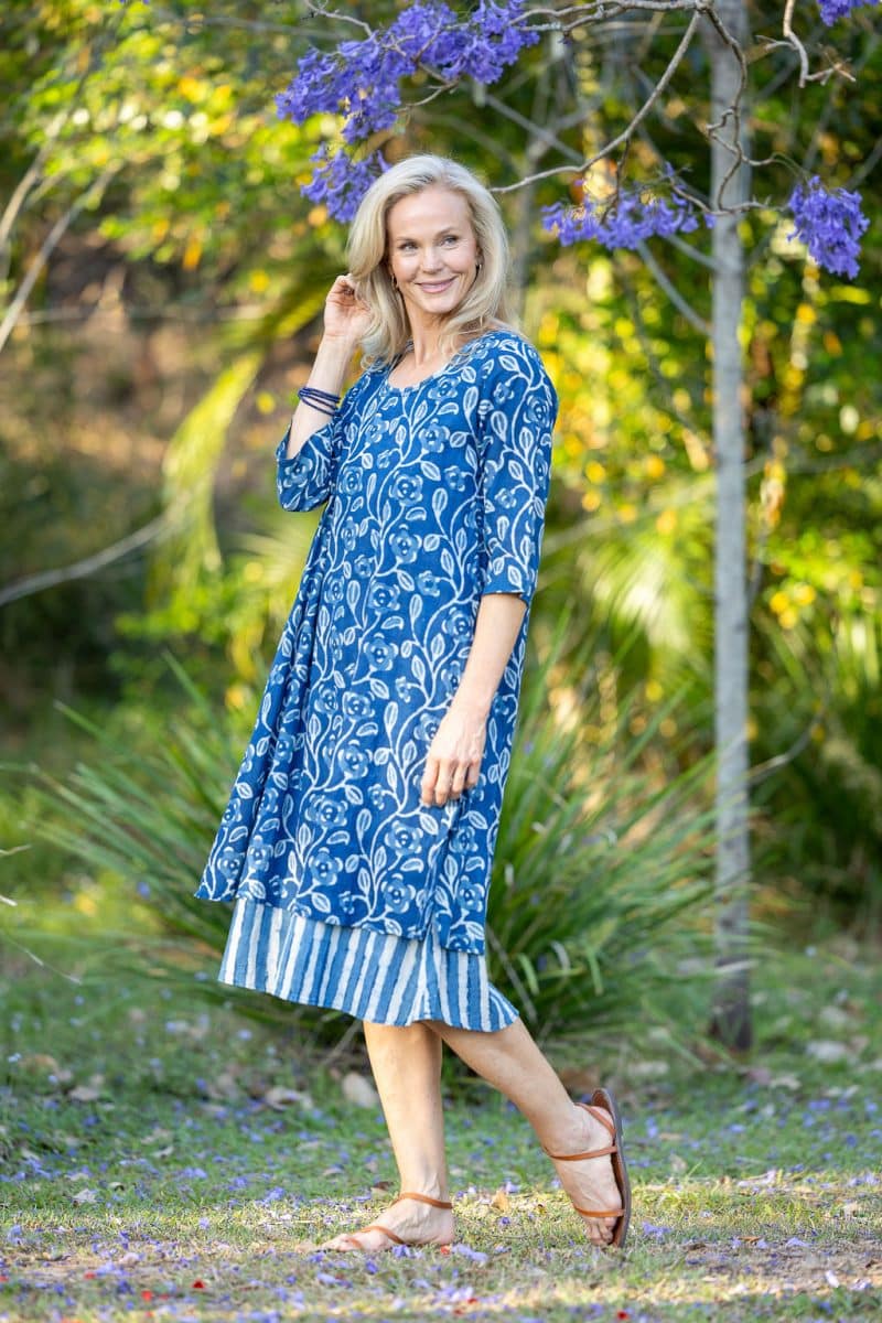 Womens, midi, Alakiki dress, sleeves, 100% Cotton, hand block print.In natural Indigo Suri print.