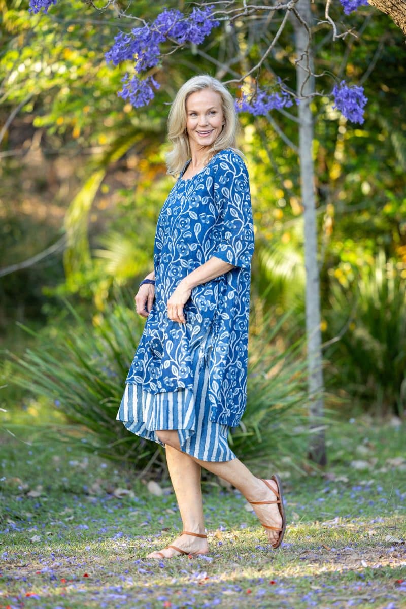 Womens, midi, Alakiki dress, sleeves, 100% Cotton, hand block print.In natural Indigo Suri print.