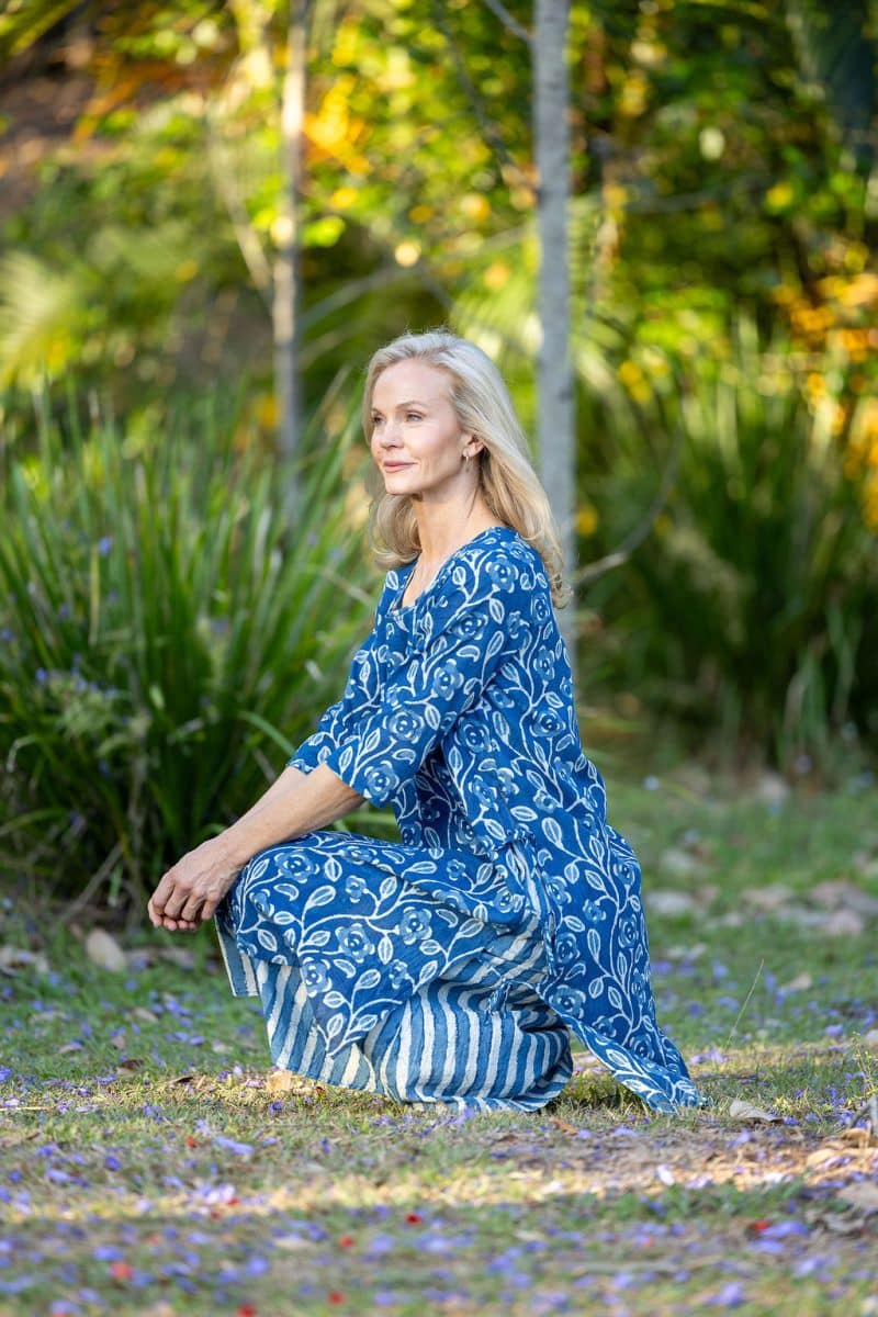 Womens, midi, Alakiki dress, sleeves, 100% Cotton, hand block print.In natural Indigo Suri print.