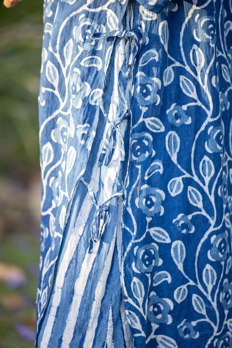 Womens, midi, Alakiki dress, sleeves, 100% Cotton, hand block print.In natural Indigo Suri print.