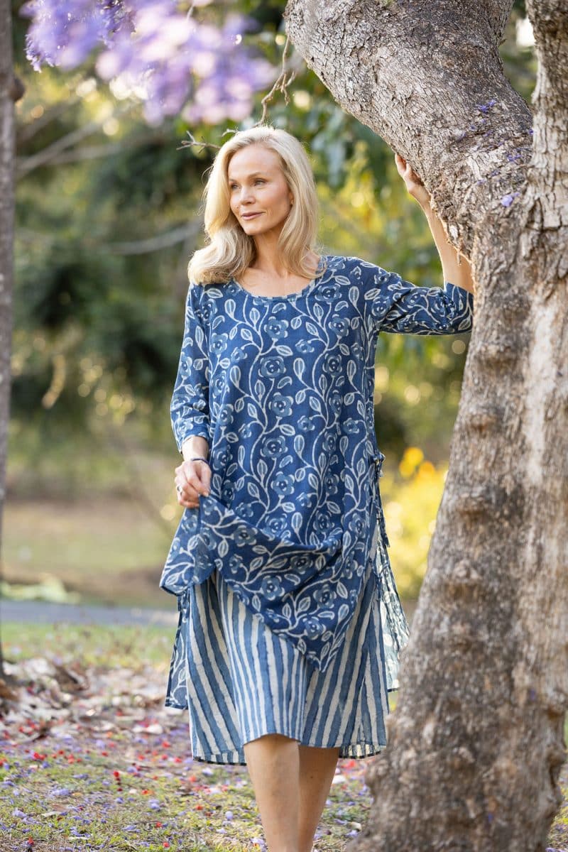 Womens, midi, Alakiki dress, sleeves, 100% Cotton, hand block print.In natural Indigo Suri print.