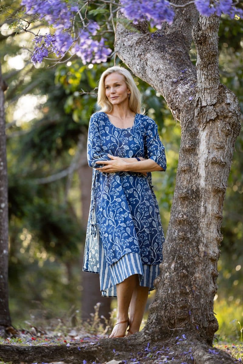 Womens, midi, Alakiki dress, sleeves, 100% Cotton, hand block print.In natural Indigo Suri print.