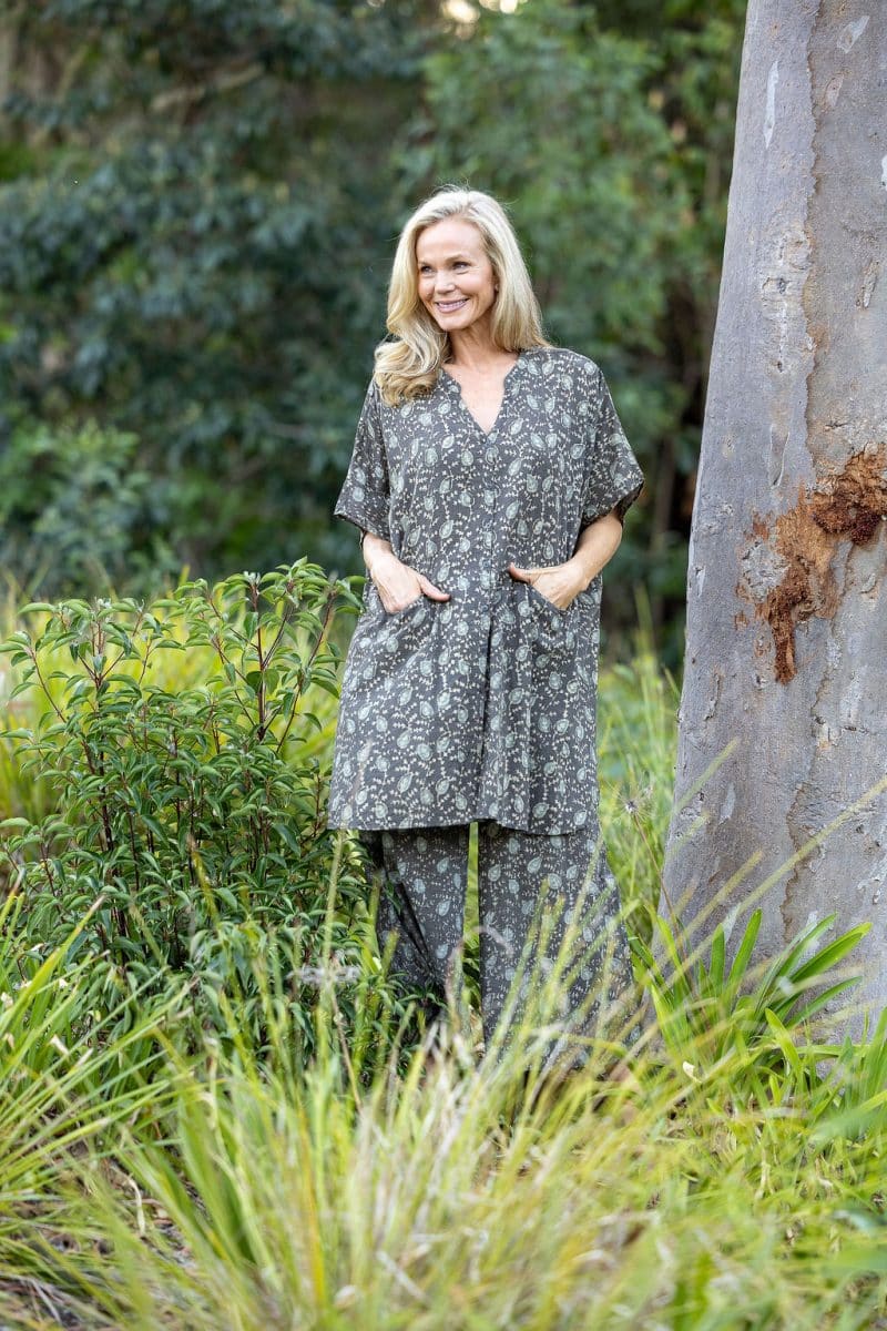 Womens, Element Collage, Pants & long blouse. 100% cotton, hand block print. In natural Kassis Raga print.