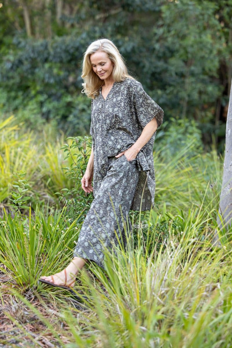 Womens, Element Collage, Pants & long blouse. 100% cotton, hand block print. In natural Kassis Raga print.