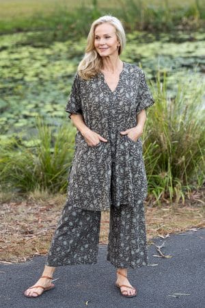 Womens, Element Collage, Pants & long blouse. 100% cotton, hand block print. In natural Kassis Raga print.