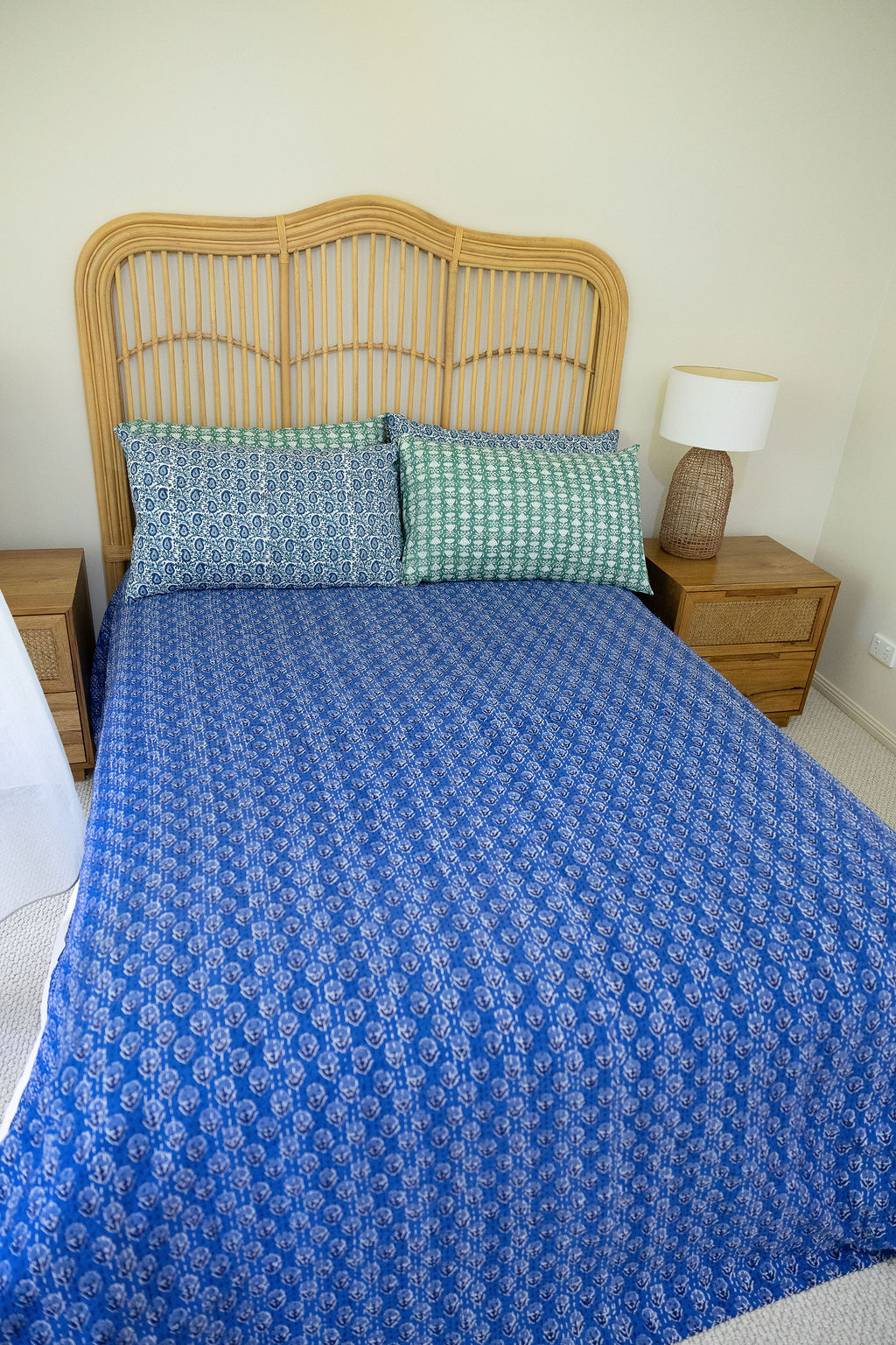 Kantha Bed Cover, 100% cotton, hand block print, hand-stitched. Double fabric. In tones of blue, Luna.