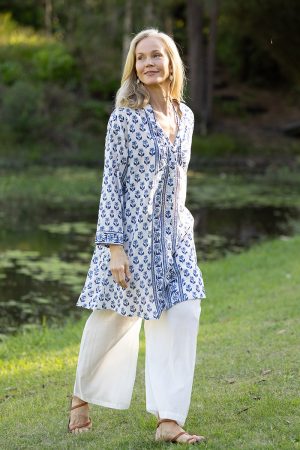 Womens, Leela tunic blouse, with sleeves, 100% cotton, hand block print. In delicate small blue flowers - Bluebell