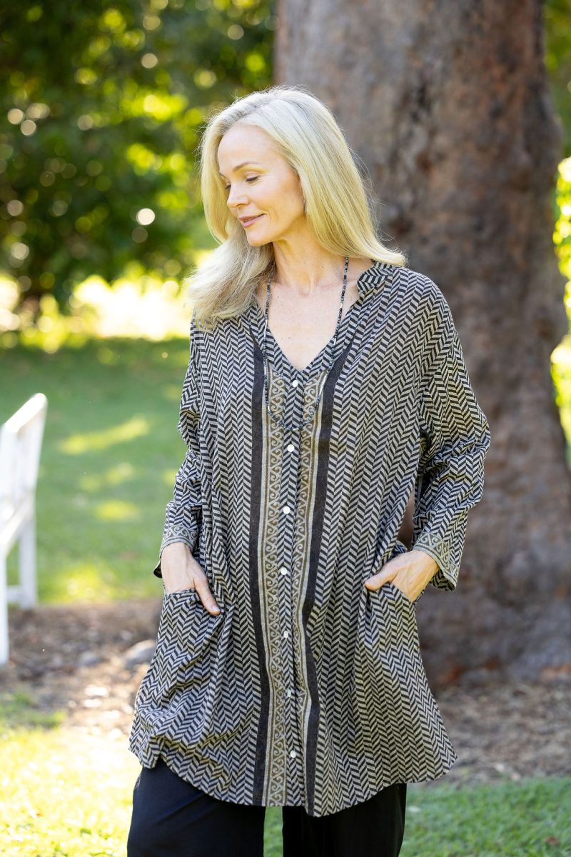 Womens, Leela tunic blouse, with sleeves, 100% cotton, hand block print. In black Obsidian.