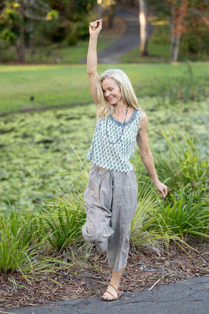 Womens Pants & Top, 100% Cotton, Hand Block Print, Summer. Sol Pants in Natural Kassis Check, Vayana top in Rhapsody.