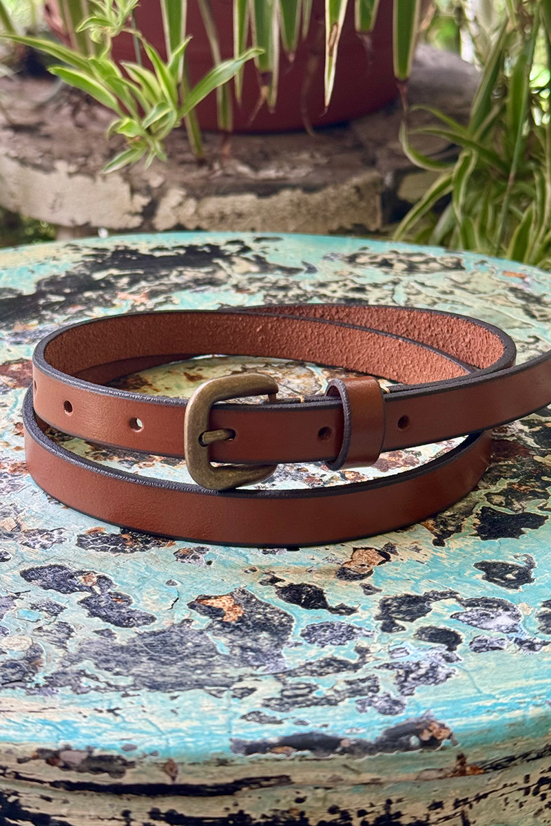 Buffalo leather belt, slimline with a classic brass buckle